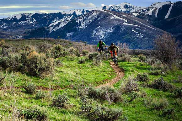 Two mountain bikers in Park City, UT