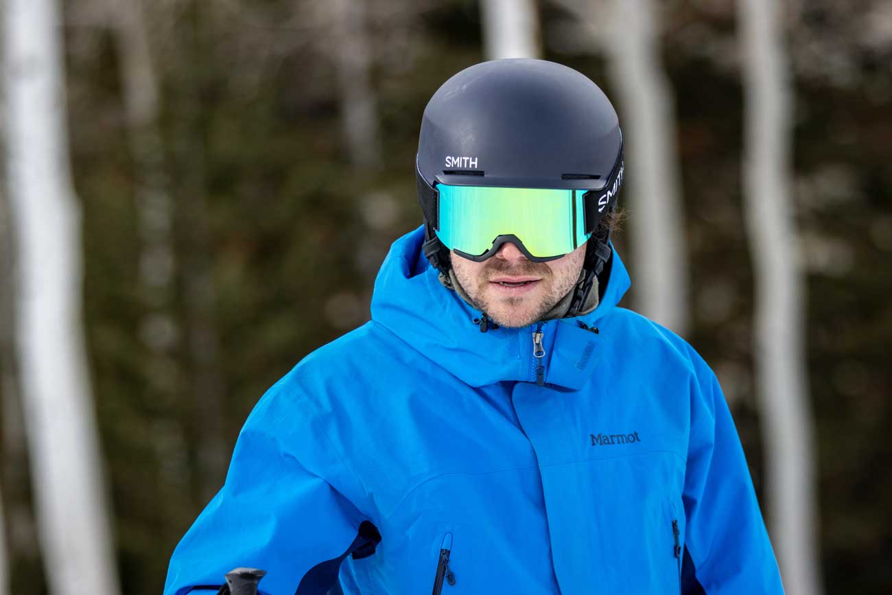 Jans Expert Paul Boyle sports a Smith helmet and goggles with seamless integration.