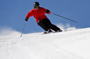 Paul Archer Skiing