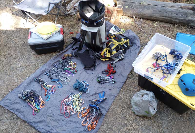 Jans experts’ climbing hardware being prepped for a long climb.