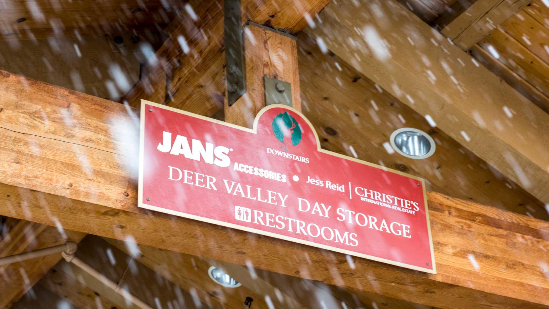 Outside view of Jans at Silver Lake Lodge